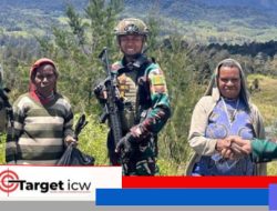 Satgas Yonif 323 Buaya Putih Lakukan Bakti Sosial di Tanah Papua, Bagikan Sembako untuk Warga
