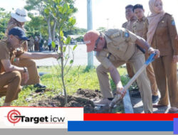 Bupati Andi Utta Inisiasi Tanam Pohon Produktif di RTH