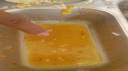 Heboh! Siswa SMKN 2 Bone Temukan Ulat dalam Makanan MBG, Sejumlah Siswa Sakit Perut