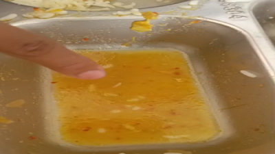 Heboh! Siswa SMKN 2 Bone Temukan Ulat dalam Makanan MBG, Sejumlah Siswa Sakit Perut