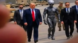 Netizen Heboh Lihat Trump Jalan Bareng “Alien”, Meme UFO Langsung Berseliweran
