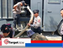 Dampak Kemarau, Polres Bulukumba Salurkan Air Bersih untuk Warga Dannuang